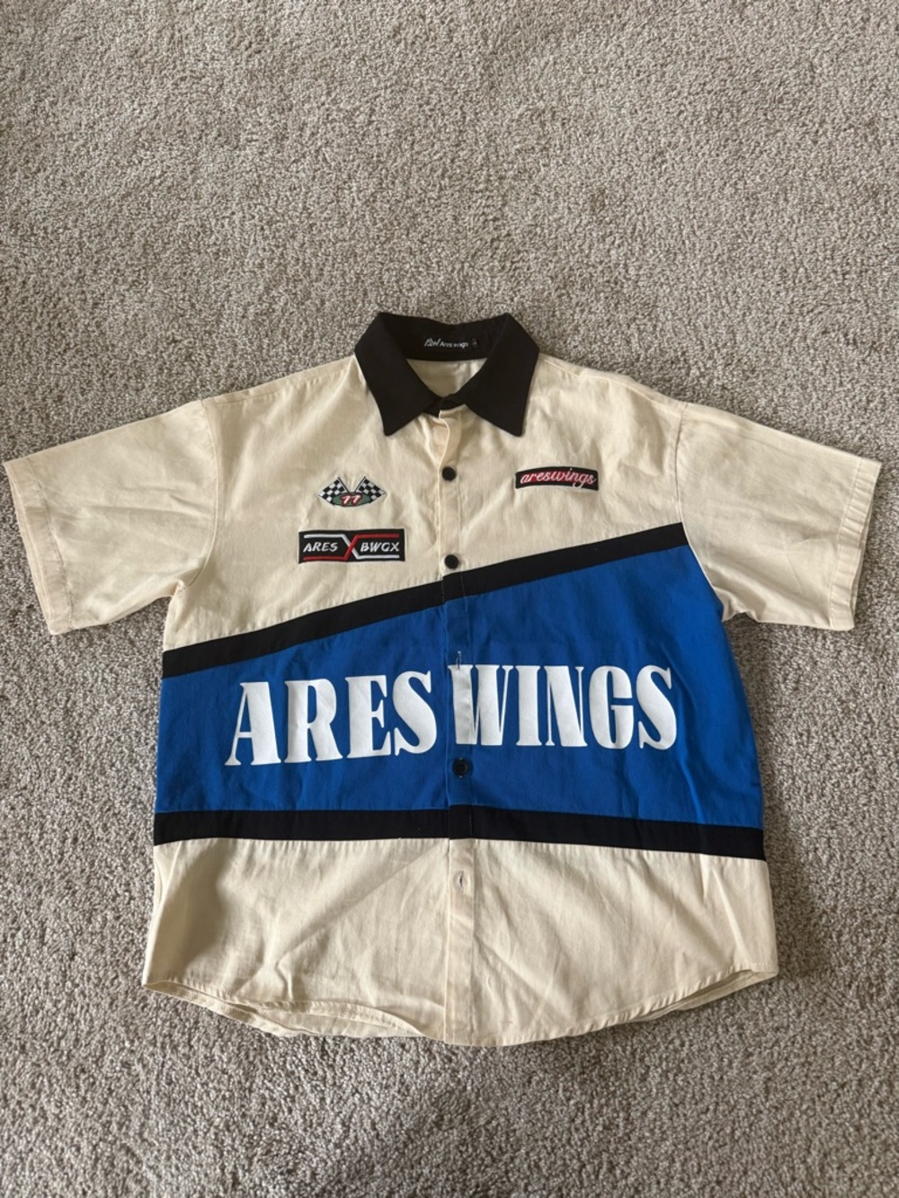 Men's Short Sleeve Logo Button-Up Shirt - Cream & Blue